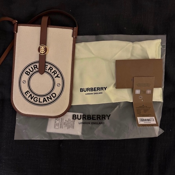 NWT Burberry Crossbody Bag - Unisex - Picture 1 of 3